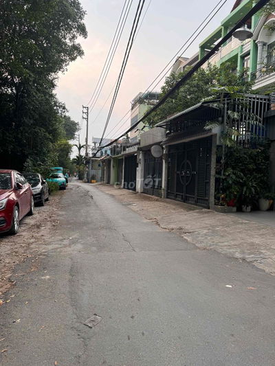 Nhà 3 tầng MT đường chợ Hiệp Bình, 60m2, chỉ 5.1t