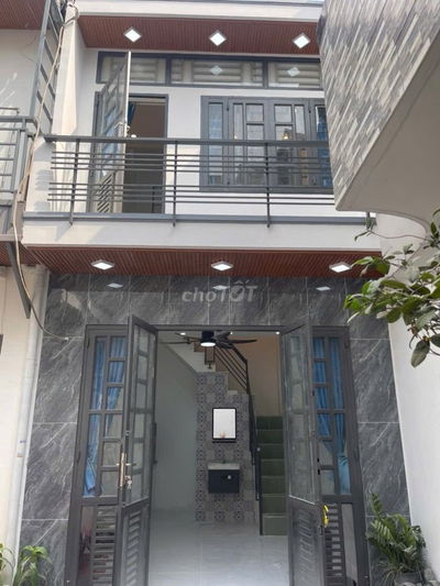 Nhà bán gò vấp giáp bình thạnh - nhà 2 tầng có sân để xe- chỉ 2,78 tỷ