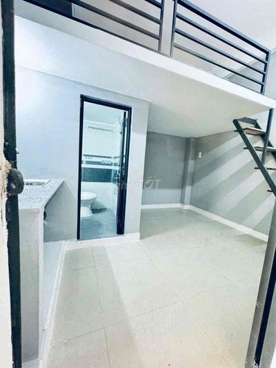 Tro Thoai ngoc hầu , gần trường văn hiến