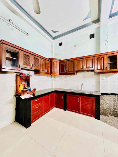 Cho Thuê Nhà DT 10x15 1Trệt 3Lầu 4Pn 3Wc Sân Đậu Ôtô Sân Thượng Hẻm 1/