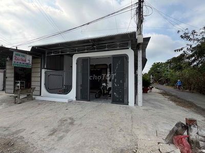 nhà 2 mặt tiền nhựa, chỉ 1 tỷ 680 triệu