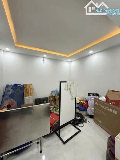Nhà 1/ Huỳnh Văn Bánh p17 q.Phú Nhuận DT 40.7m2 1t1l3pn3wc SHR giá 3tỷ 890tr