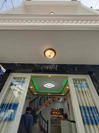 XE HƠI CỬA, HOÀN CÔNG ĐỦ, TRUNG TÂM TÊN LỬA.