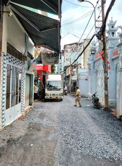 Gấp bán giảm 400tr - Hẻm xe tải - Đông Hồ Tân Bình - 3 tầng 2PN 3WC.