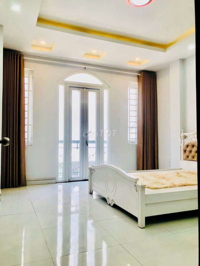 phòng như hình có ban công full nội thất,riêng biệt,36 an phú đông q12