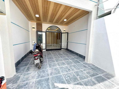 Bán nhà  . tặng full nội thất , chỉ việc vào ở