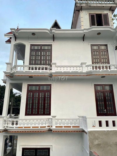 Nhà đẹp kiên cố 82,7m2 full thổ cư 1T2L1Tum HXH 5,4 tỷ thương lượng