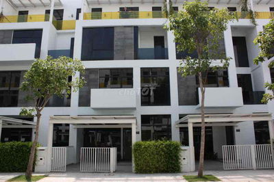 NHÀ MẶT TIỀN 5 LẦU