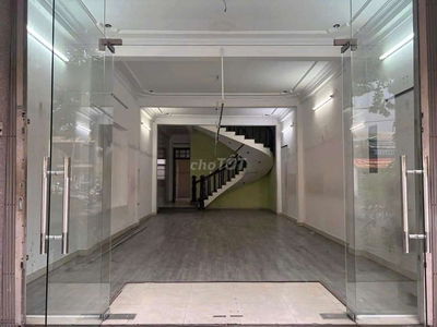 NHÀ 2 TẦNG 3PN RỘNG RÃI MẶT TIỀN NGUYỄN HỮU DẬT