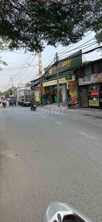 giá 6 triệu ngan 4x20 nhà 1 trệt 1 lầu 2 phòng ngủ 2 Tole gần dê Hiệp