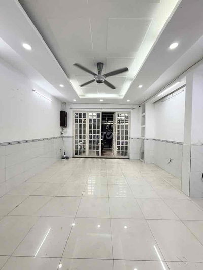 Nhà 2 tầng - 5.4X17M - Sát mặt tiền - Đường Hậu Giang - P12 - Quận 6