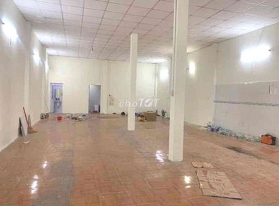 Xưởng 300m2 -- Nền Gạch - - Vĩnh Lộc -