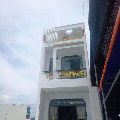 NHÀ MỚI XÂY TIỆN KINH DOANH. ĐÚC 1 LẦU 4X34 ĐƯỜNG 833B NGAYPHƯỚC VÂN.