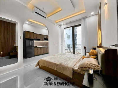 CHDV full nội thất studio và 1pn, ban công cửa sổ ngay sân bay TSN