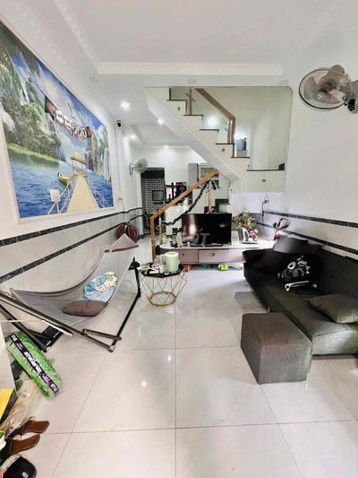 Nhà SHR Hẻm ô tô gần ĐH Giao Thông Vận Tải 2.x Tỷ