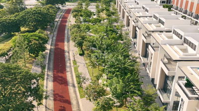 Nhà 4 lầu MT đường lớn sát Midori Park. KD sầm uất. Sổ hồng riêng