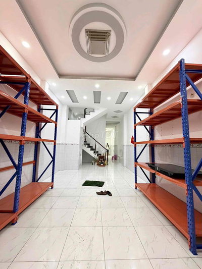 Đường Xe Hơi, Cạnh Lạc Long Quân, 68m2