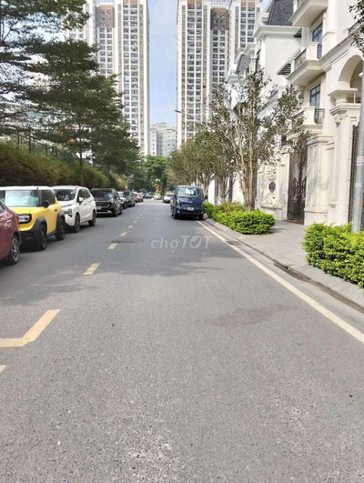 Tôi cần bán nhà biệt thự Mộc Hương Zei Lê Đức Thọ.