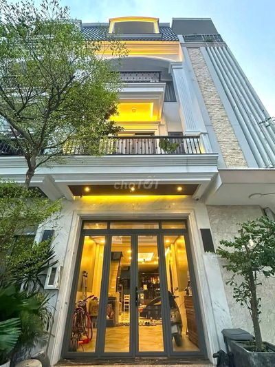 NHÀ ĐẸP Ở LIỀN 3 LẦU MẶT TIỀN ĐƯỜNG SỐ LIỀN KỀ PHÚ MỸ HƯNG.Q7