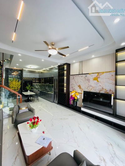 💥Siêu phẩm HOÀ XUÂN-HOÀNG CHÂU KÝ 118m²–Nhà mới 3 tầng 3 mê, full nội thất, sẵn điện NLMT