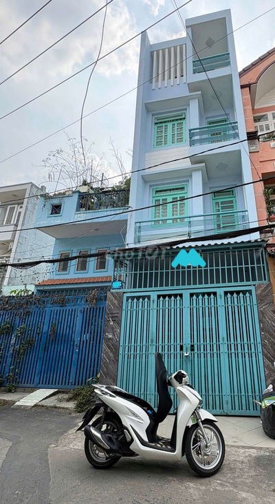 Cho thuê nhà nguyên căn 1 trệt 3 lầu, dt 4×15 có 5pn,6wc. Hẻm xe hơi