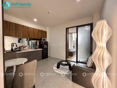 Căn hộ cao cấp toạ lạc tại Thảo Điền - gần cầu Sài Gòn ban công thoang