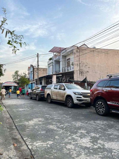 Bán nhà 8 x 18 xuân thới sơn