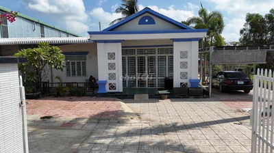 Nhà 4 Phòng Ngủ, Sân Vườn Rộng Rãi