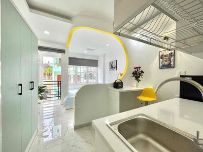 CHO THUÊ PHÒNG BAN CÔNG TÁCH BẾP - NGAY CẦU NGUYỄN VĂN CỪ, QUẬN 1