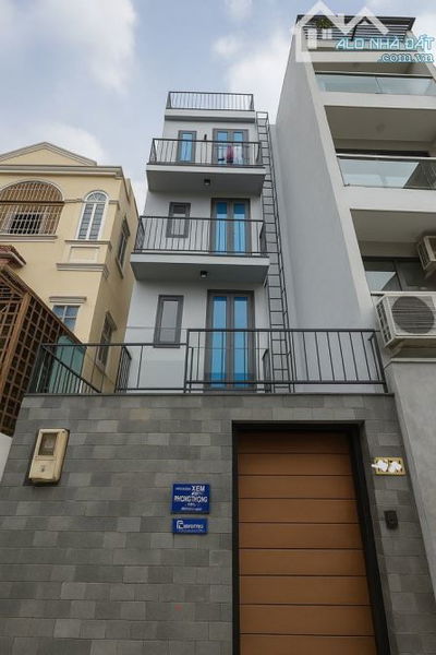 Phú Nhuận - CHDV 5 Tầng - 13PN Full nội thất - SHCN 97m2 - Dòng tiền 60Tr 1 Tháng