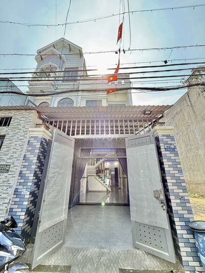 Nhỉnh 4 tỷ Nhà đẹp 4m x 18m. Hẻm xe hơi Thông Đường HT 42