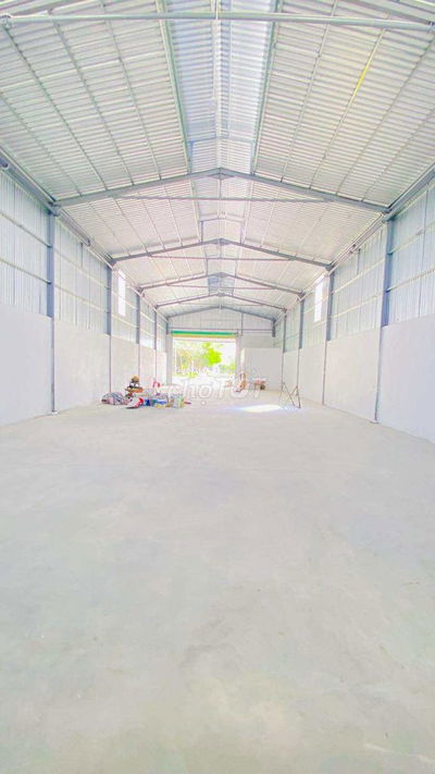 Cho thuê Kho 400 m2 mới xây đường Võ Văn Kiệt