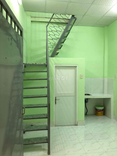 Nhà mặt hẽm 20m2, 2pn,đường Đỗ quang đẩu,Quận1