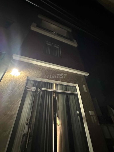 cho thuê nhà nguyên căn nhà 3 tầng