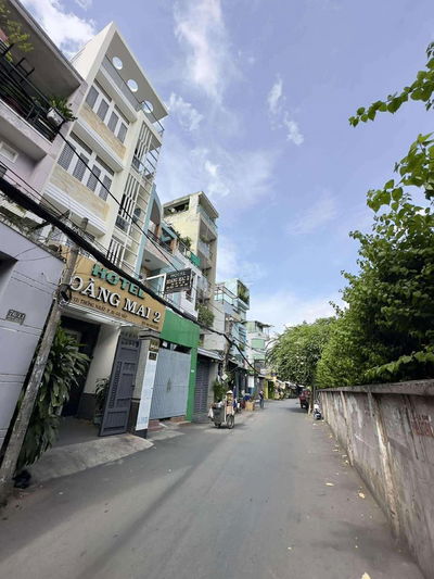 Bán nhà 4 tầng Ngay Chợ Hạnh Thông Tây Gò Vấp, 4mx12m, Xe hơi,7.xx tỷ