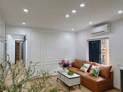 TẦNG 2 VIEW MẶT PHỐ –  Ô TÔ TRÁNH – NHÀ ĐẸP – FULL NỘI THẤT