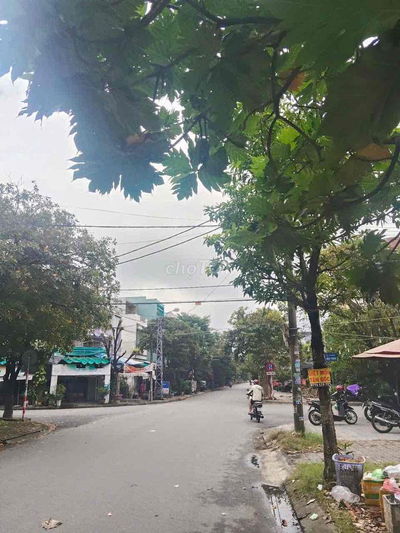 Cần Tiền Bán rẻ Đất Tặng nhà C4 Lê Kim Lăng duong 7m5 vỉa he 7m