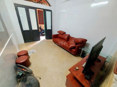 CHO THUÊ NHÀ RIÊNG 4 TẦNG PHỐ KHƯƠNG THƯỢNG, ĐỦ NT, Ở NGAY. 10.5TR/TH