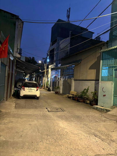 nhà hẻm xe hơi 4x7.8 1 lầu
