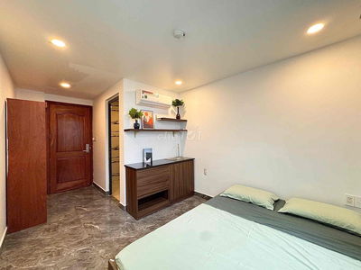 Studio Cửa Sổ Thoáng Full Nội Thất Gần Quận 1