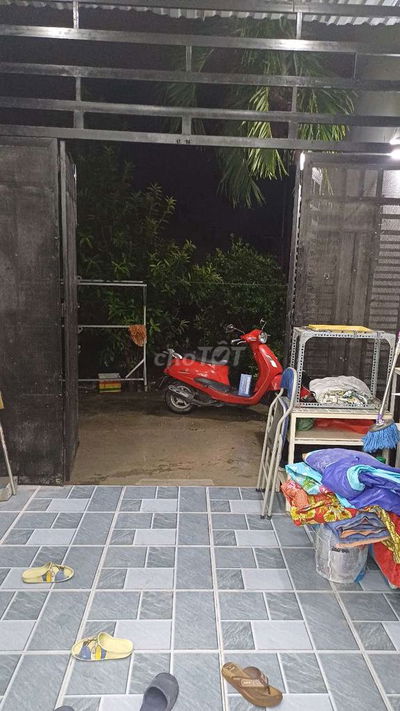 Cho thuê nhà nguyên căn gác lửng.DT:4x14. Tân Xuân.(gần Lê Thị Hà).HM