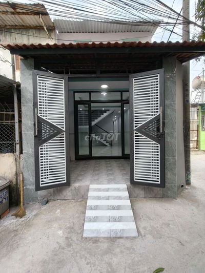 NHÀ  ĐẸP 4 X16 HẺM THÔNG GẦN CHỢ VÀ TRƯỜNG HỌC LÊ THI NGAY