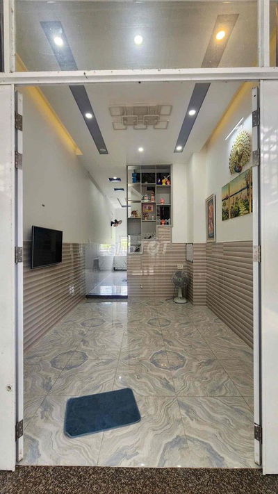 Nhà hẻm xe hơi khu cán bộ nhân viên Long Thới cũ