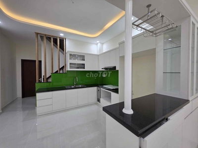 Nhà mặt tiền Phạm Văn Đồng, 120m2, P.Linh Xuân mới