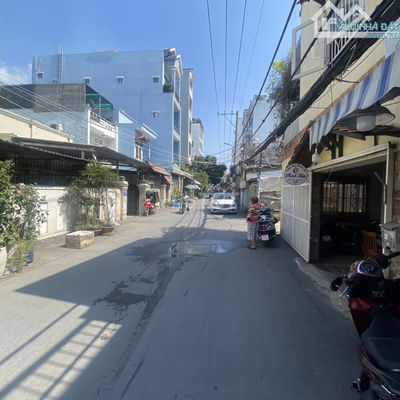 CẬN TẾT CẦN TIỀN GẤP – BÁN NHANH NHÀ MẶT TIỀN HẺM XE HƠI QUẬN 7