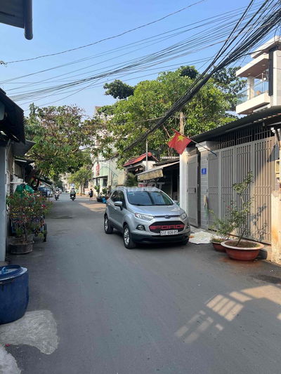 Q2-Lê Văn Thịnh- nhà siêu đẹp-đường6m- oto vào nha-gần bv Lê Văn Thịnh