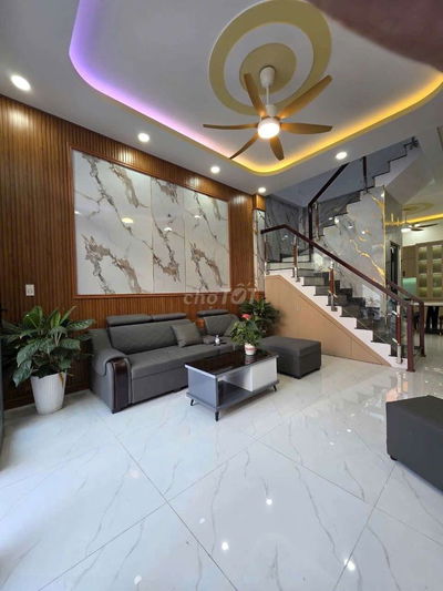 NHÀ Ở NGAY 77m2 (4x17), GẦN METRO, CÁCH MT 40M, DĨ AN, NHỈN 4 ĐỒNG TL