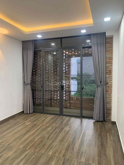Phòng cho thuê đường 20 có ban công 30m2 sau TTTM Gigamall Thủ Đức