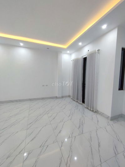 Di Trạch 30mx5T gần oto ngõ to sổ vuông 4 tỷ mới tinh gần KDT Hindone