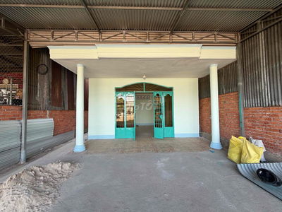 nhà đất mặt tiền phạm hùng, chỉ 370 triệu 1 mét